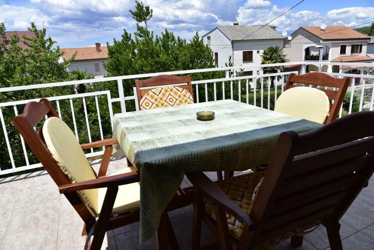 Apartment Palm Tree Malinska Bagian luar foto