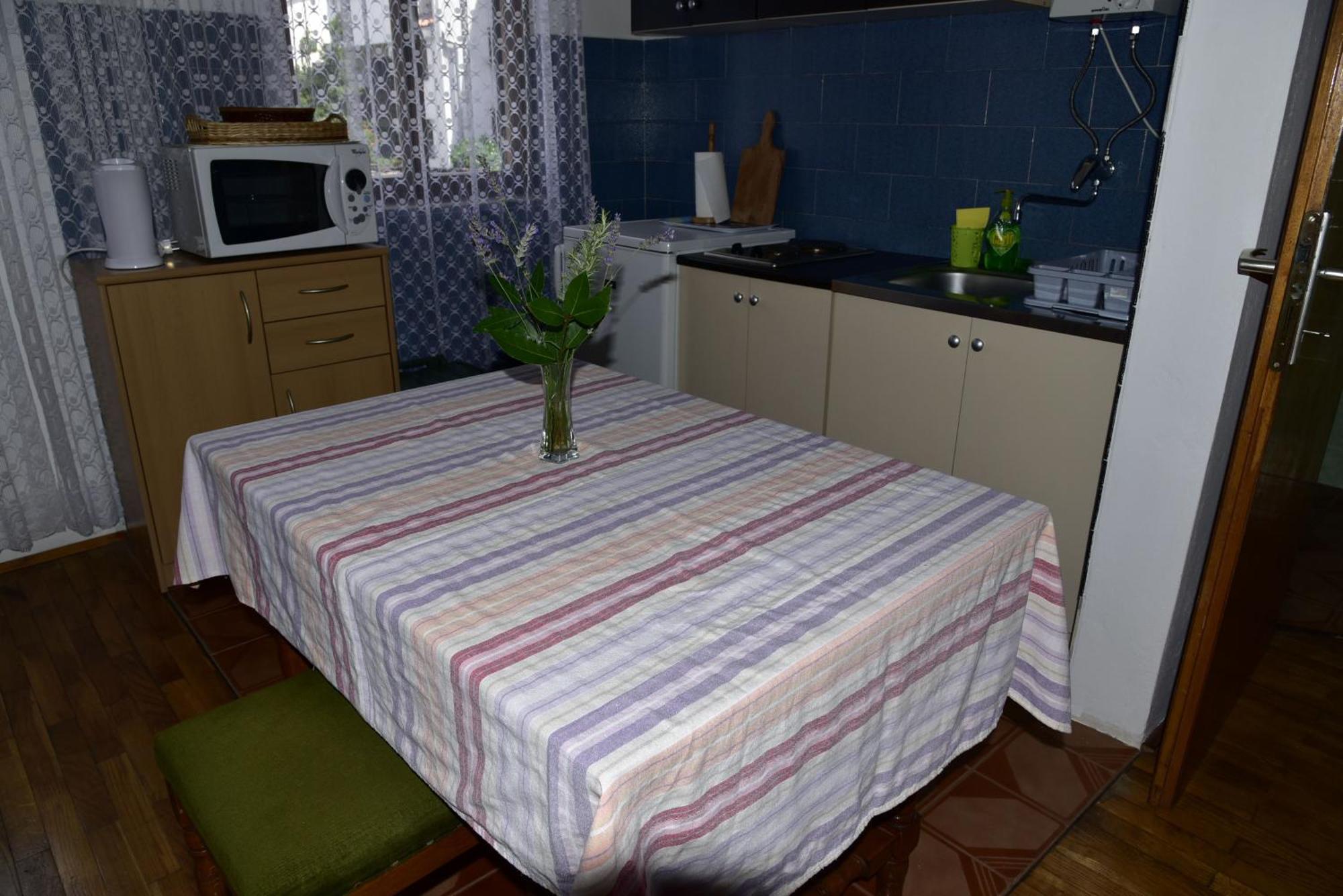 Apartment Palm Tree Malinska Bagian luar foto