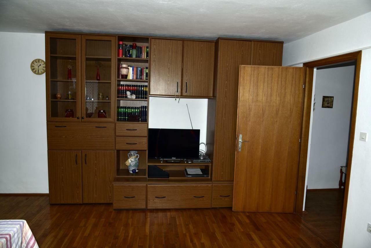 Apartment Palm Tree Malinska Bagian luar foto
